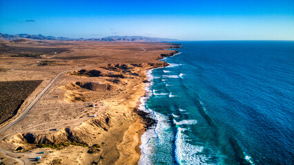 Foto aérea con dron playa del Castillo en Fuerteventura, Canarias.