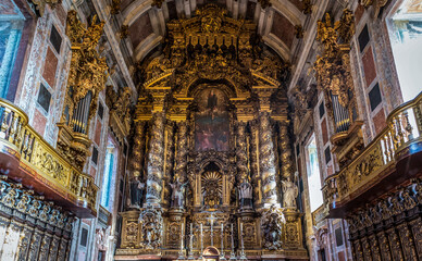 Obraz premium Main altar and chancel of Cathedral in Porto city, Portugal