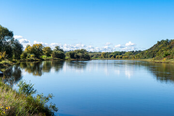 Die Elbe im Herbst, aufgenommen in Nieschütz, Sachsen 3