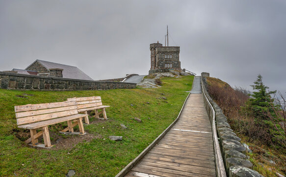 Boardwalk leading to Cabot Tower in the city of Saint John&rsquo;s, Newfoundland and Labrador, Canada