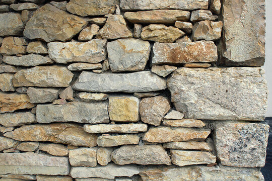 Mur en pierre s&egrave;che