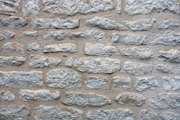 Mur en pierre blanche calcaire