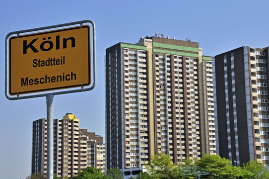 Residential tower blocks K&ouml;lnBerg, a social hotspot in the Meschenich district of Cologne, North Rhine-Westphalia, Germany