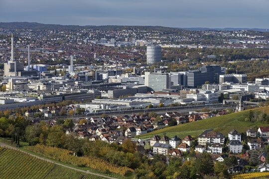 View of the Daimler Untert&uuml;rkheim plant, Untert&uuml;rkheim in the foreground, Stuttgart, Baden-W&uuml;rttemberg, Germany