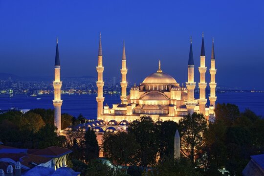 Blue hour over Sultan Ahmet Mosque, Istanbul, Turkey