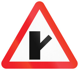 Road sign used in India - Y-intersection to right