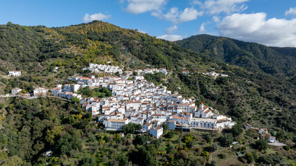 Fototapeta premium Vistas del municipio de Genalguacil en el valle del Genal, Andalucía