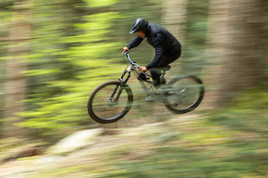 Mountain biking adventure in the Pyrenees