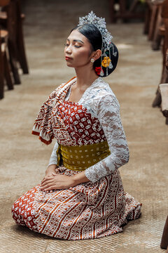 Indonesian woman in traditional Javanese attire