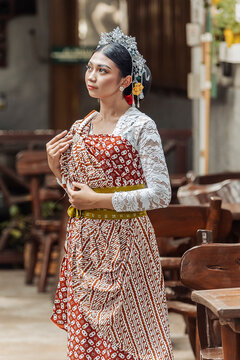 Indonesian woman in traditional Javanese attire