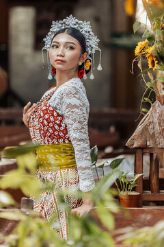 Javanese woman in traditional Indonesian attire