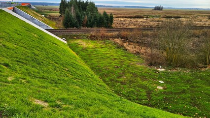 Widok na tory kolejowe 