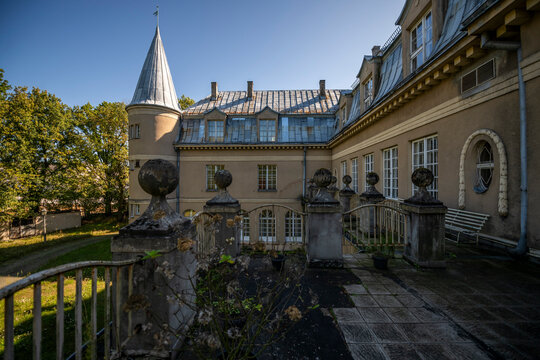 Abandoned Historic Mansion Interior With Atmospheric Decay and Detailed Old Architecture - Powered by Adobe