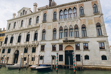 Naklejka premium Grand Canal palazzo in Venice, Italy with boats