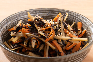 ひじき煮（ごぼう　にんじん　ひじき）