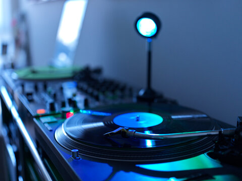 Experience Music at home With a Vinyl Turntable in a DJ Setup