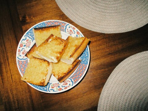 Garlic Bread Ready on Dinnertable