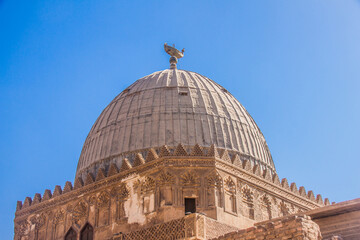 Obraz premium Egypt Antiquities, Imam Shafi'i Mosque, Emam ElShafei Shrine Dome, Mausoleum Dome, Islamic jurist, muhaddith, traditionist, theologian, ascetic, Islamic religion design, selective focus, Cairo Egypt