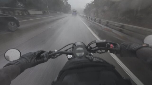 motorcycle Riding pov in the rain and fog (Ungraded) 10bit
