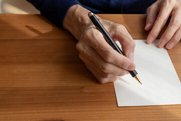 はがきに書く手