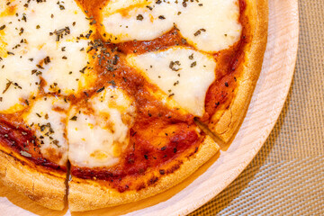 美味しそうなマルゲリータピザ