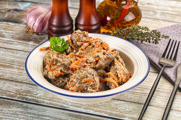 Chicken liver with cream and carrot