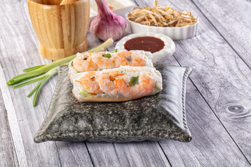 VIetnamese traditional spring roll with shrimp