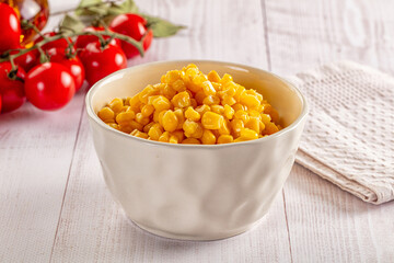 Yellow sweet canned corn grain