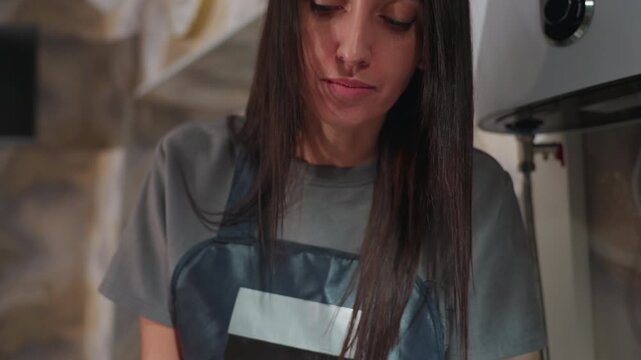 hair cleaning salon, salon for shampooing hair, beauty salon offering professional hair cleansing services, visit our beauty establishment for expert hair washing and conditioning treatments