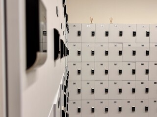 Individual lockers, lockable with a key
