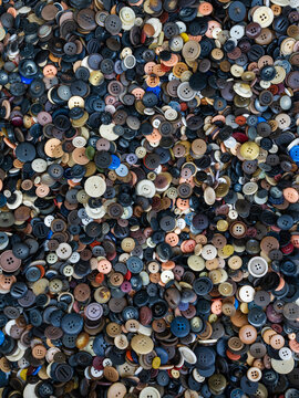 Une mati&egrave;re de centaines de bouton de couture