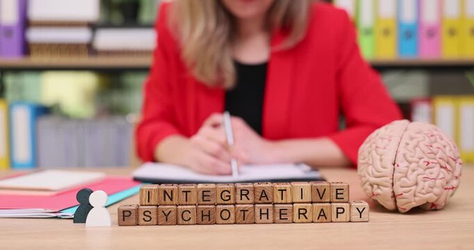 Exploring integrative psychotherapy through focused writing and creative thought sharing