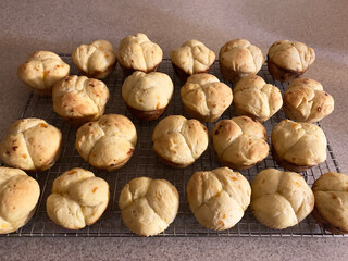 NC Hville Clover Leaf Cheddar Rolls Cooling 2025