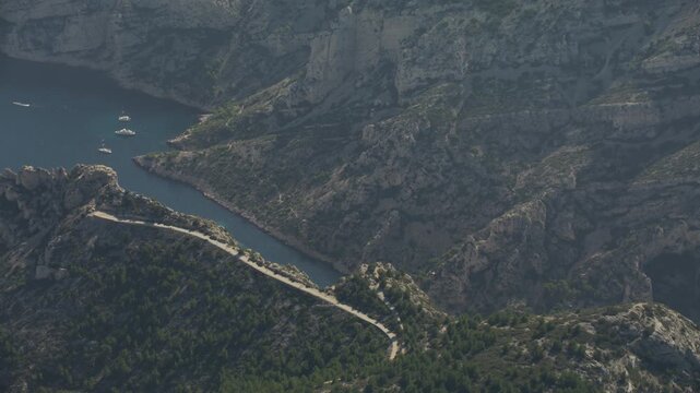 Vue a&eacute;riennes des Calanques de Morgiou &agrave; Marseille et &agrave; c&ocirc;t&eacute; de Cassis