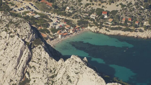 Vue a&eacute;riennes des Calanques de Sormiou &agrave; Marseille et &agrave; c&ocirc;t&eacute; de Cassis