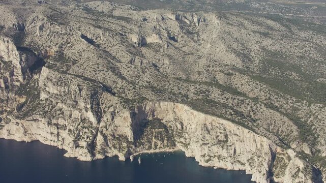 Vue a&eacute;riennes des Calanques de Marseille et de Cassis