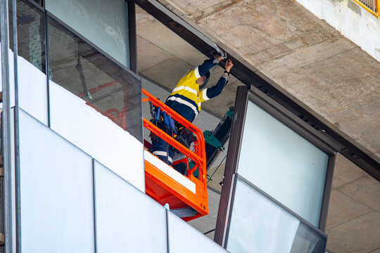 Windows Installation on a Construction Site