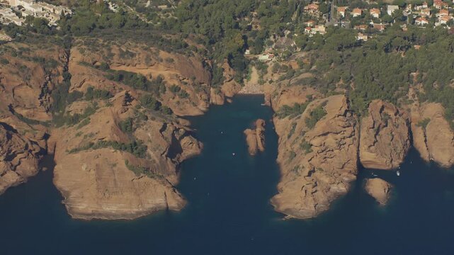 Vue a&eacute;riennes dela calanque de Figuerolles &agrave; la Ciotat