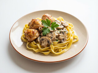 Tagliatelles au poulet et sauce cr&eacute;meuse aux champignons