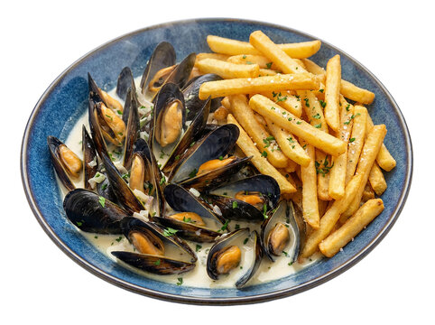Assiette de moules marini&egrave;res et frites croustillantes