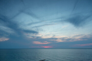 Zachód słońca z widokiem na polskie Morze Bałtyckie. Morze Bałtyckie. © Leszek Szelest