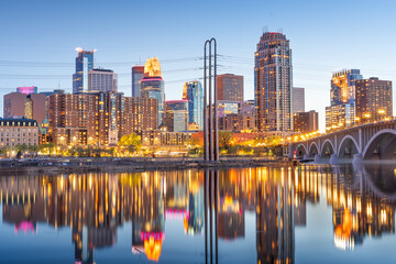 Fototapeta premium Minneapolis, Minnesota, USA City Skyline on the Mississippi River 2094