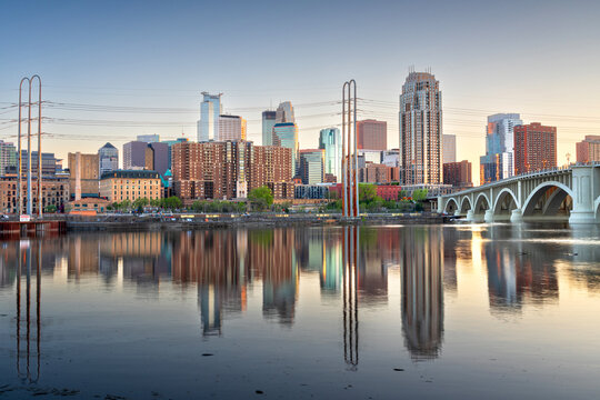 Minneapolis, Minnesota, USA Skyline on the Mississippi 2078