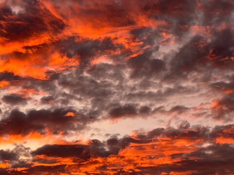 Der Himmel brennt