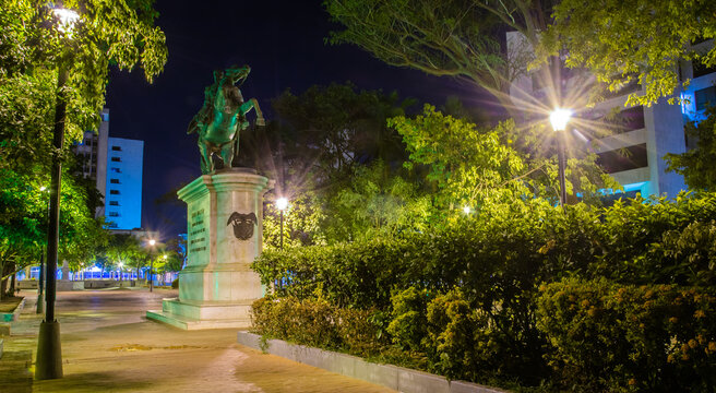 Santa Marta de Noche, Centro Historico de Santa Marta Nocturno