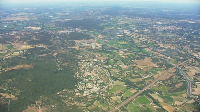Vue a&eacute;rienne de Alleins