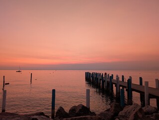 Fototapeta premium Peaceful lakeside sunset in Italy