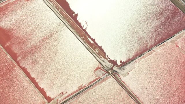 vue a&eacute;rienne des marais salants du Salin de Giraud en Camargue