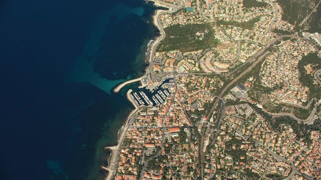 vue a&eacute;rienne de Sausset les Pins