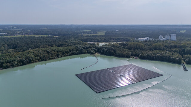 Solaranlage auf einem See